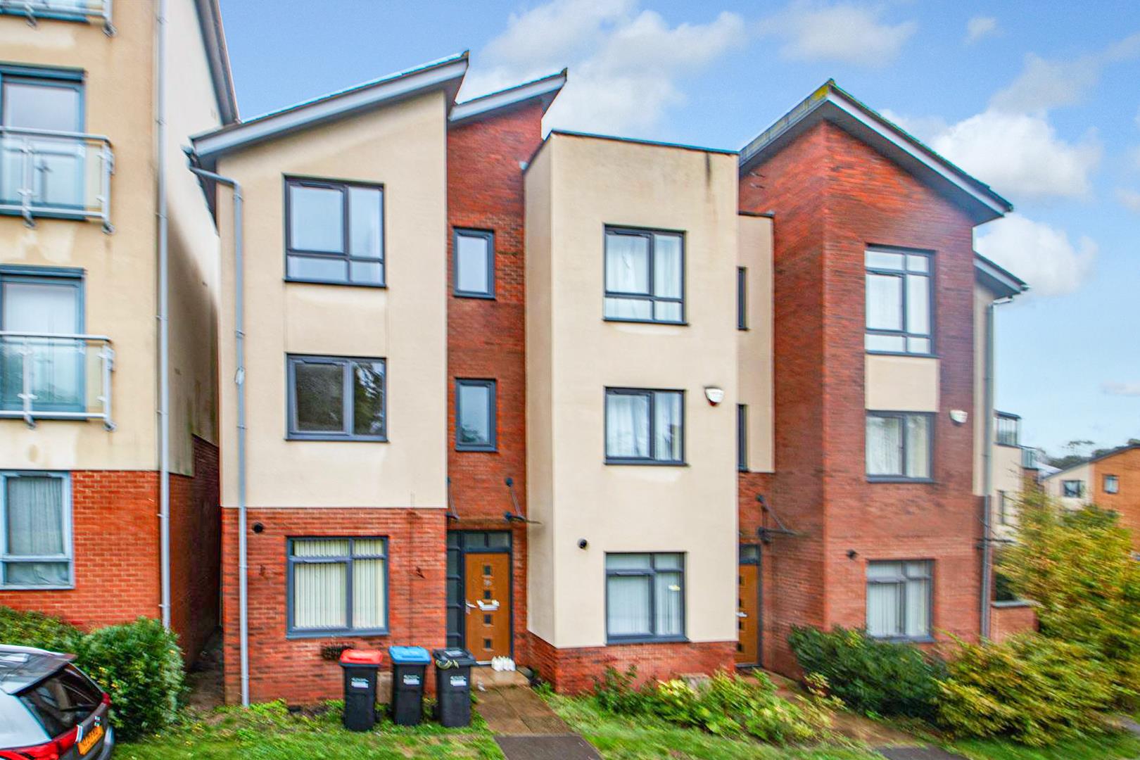 4 bed property in Shelsley Avenue, Milton Keynes